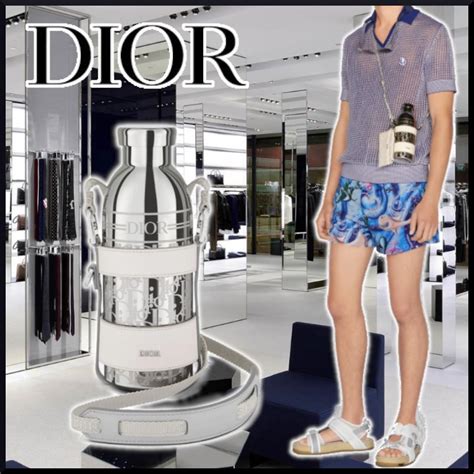 dior bottle holder